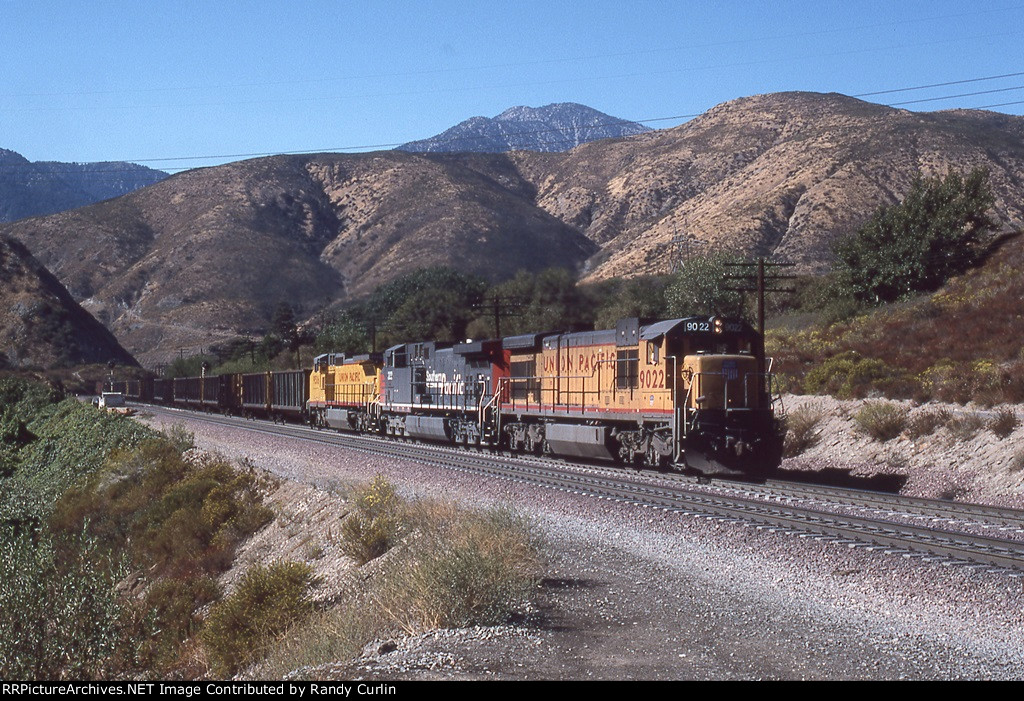 UP 9022 on Cajon Pass